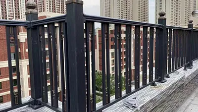 난간 및 손잡이