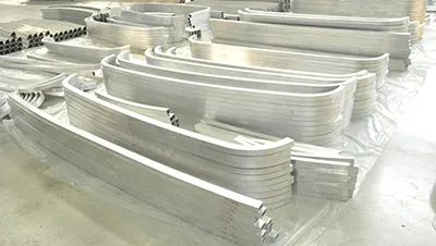 열차 차체 가로보 알루미늄 압출재